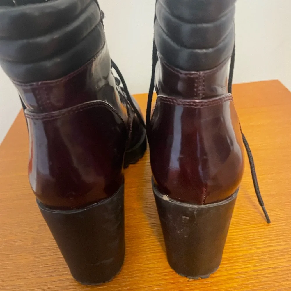 Steve Madden Noodles Maroon Black Heel Combat Bootie - Picture 3 of 10